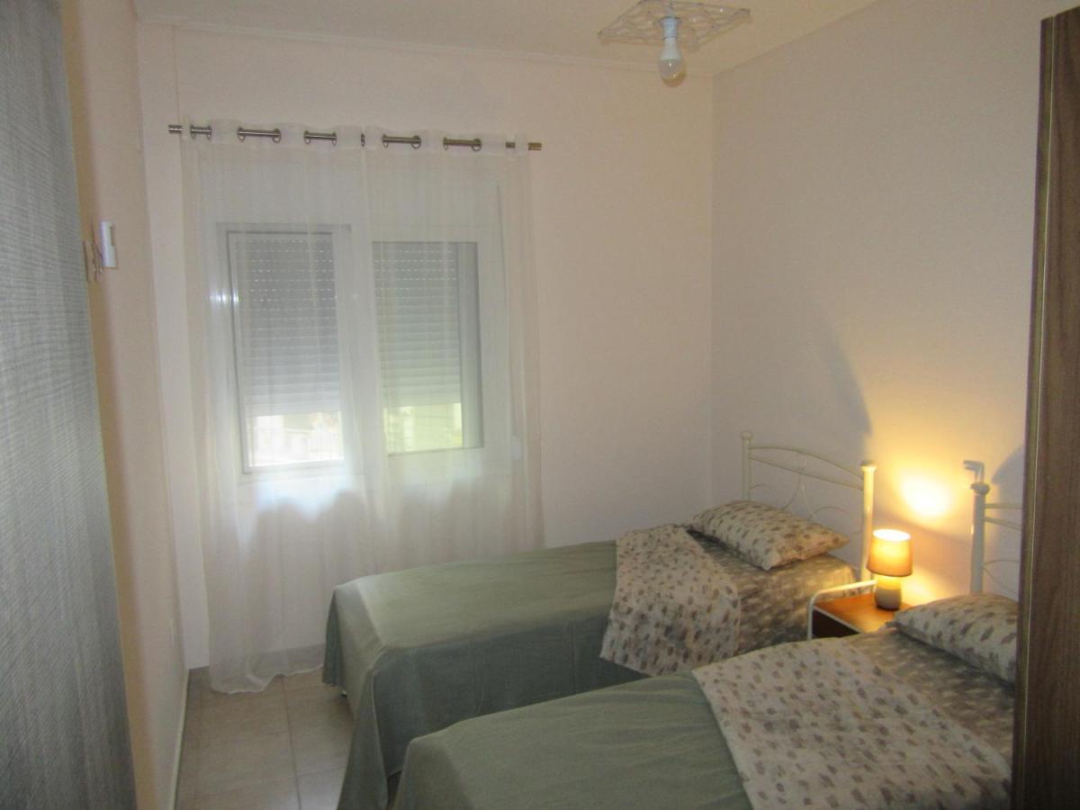 Με Θεα Το Λιμανι Apartment Piraeus Luaran gambar