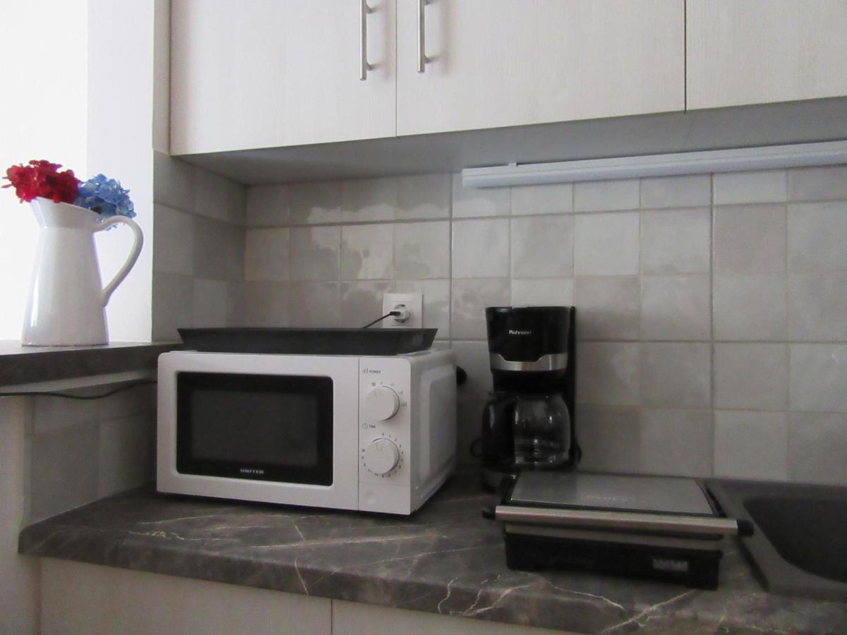 Με Θεα Το Λιμανι Apartment Piraeus Luaran gambar