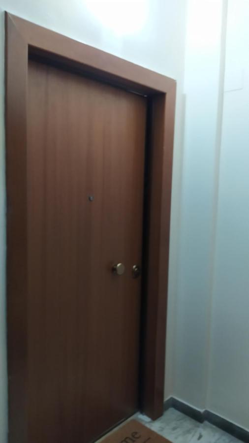 Με Θεα Το Λιμανι Apartment Piraeus Luaran gambar