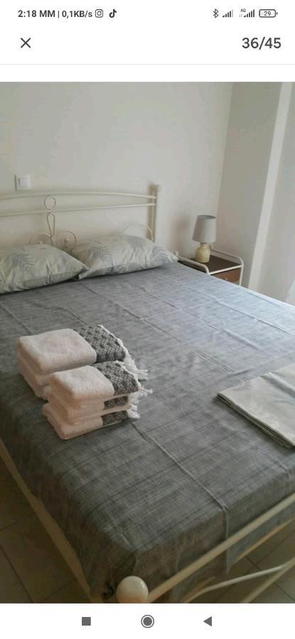 Με Θεα Το Λιμανι Apartment Piraeus Luaran gambar
