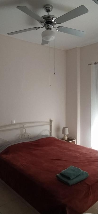 Με Θεα Το Λιμανι Apartment Piraeus Luaran gambar